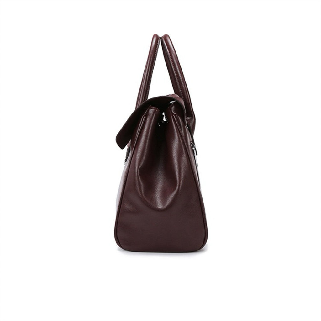 Elegant and Practical Shoulder Bag for Daily Use or Casual Outings