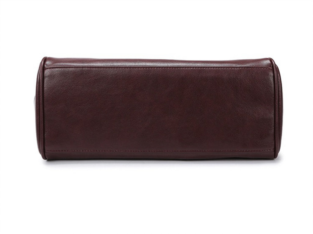 Elegant and Practical Shoulder Bag for Daily Use or Casual Outings