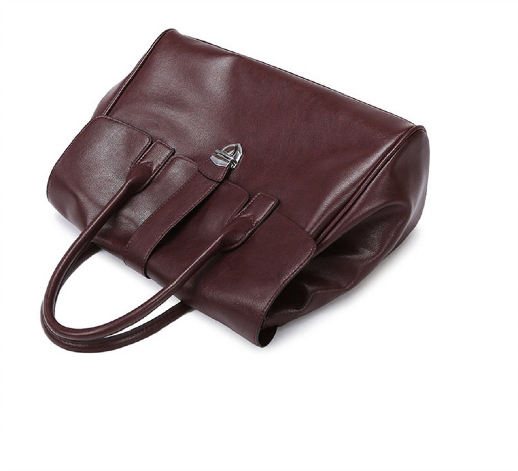 Elegant and Practical Shoulder Bag for Daily Use or Casual Outings
