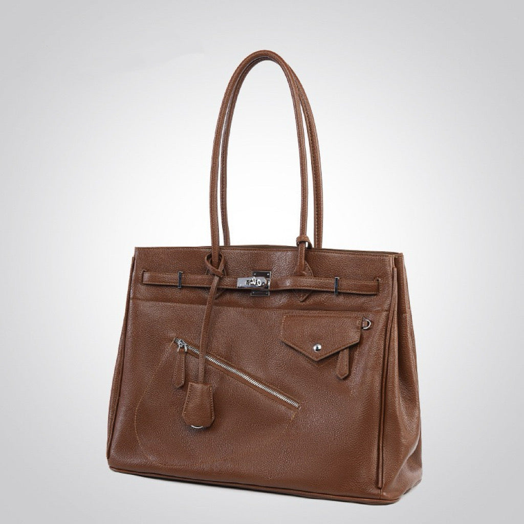 Functional and Stylish Shoulder Bag with Internal Pockets and Secure Zipper Top
