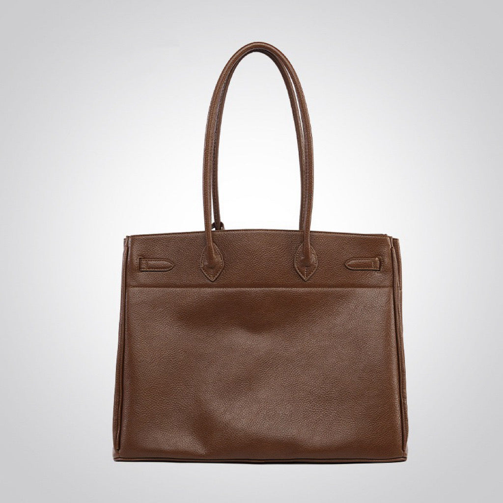 Functional and Stylish Shoulder Bag with Internal Pockets and Secure Zipper Top